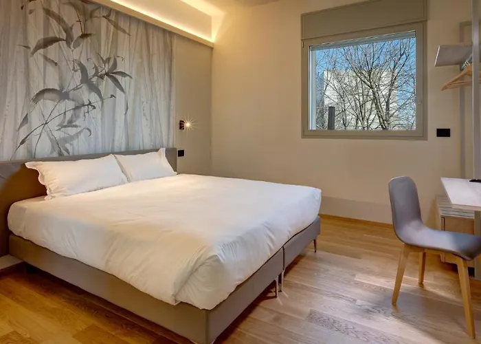 Park & By The Cube 3*